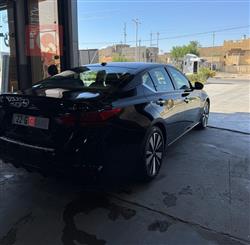 نيسان ألتيما